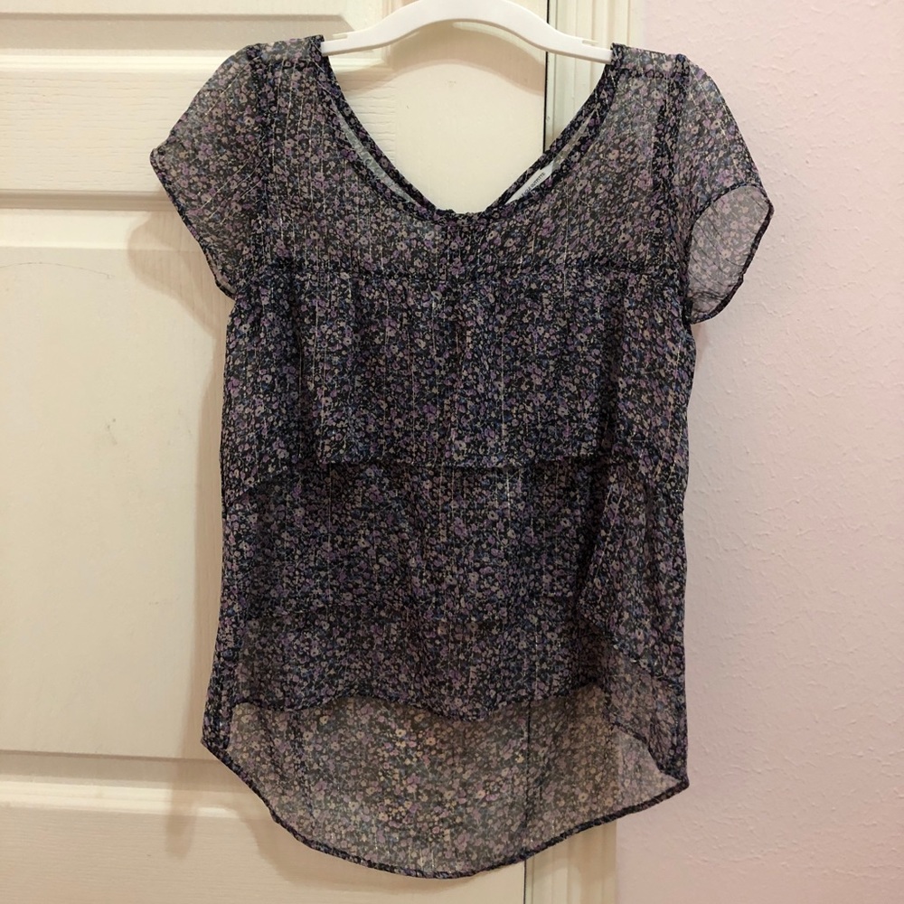 Adorable top that can be dressed up or down!
